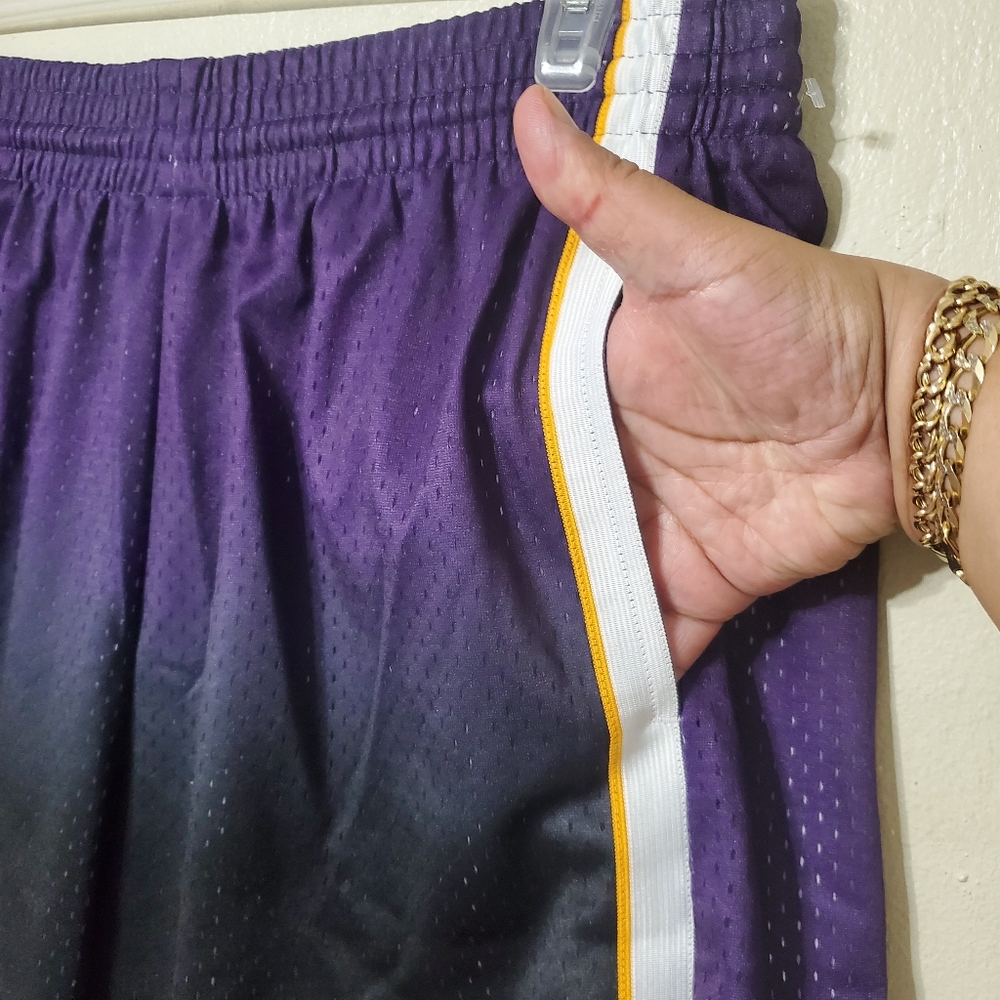 Mitchell & Ness LA Lakers Basketball Shorts - Picture 7 of 16